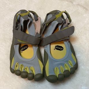 Vibram Woman’s 5 Toed Sandals